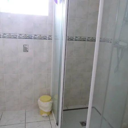 Maison Confortable A Pour 6 Pers., Proche - Fr-1-823-49 Holiday home *