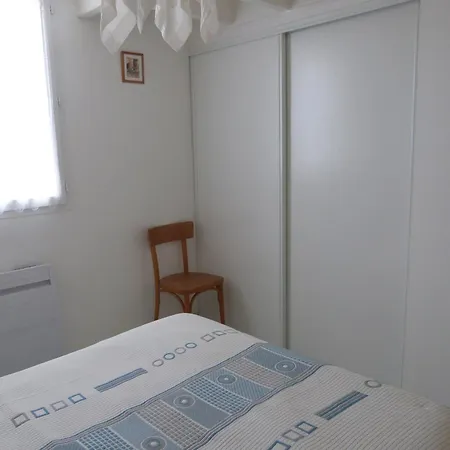 Holiday home Maison Confortable A Pour 6 Pers., Proche - Fr-1-823-49 *