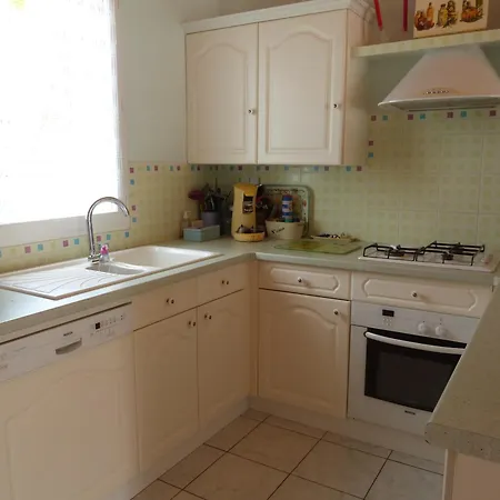 Maison Confortable A Pour 6 Pers., Proche - Fr-1-823-49 *